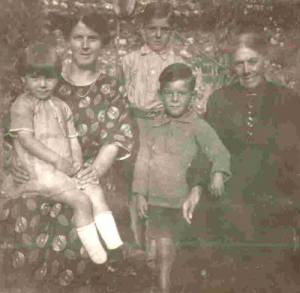 Priscilla Holman daughter of Selina Cooke with her mother and children